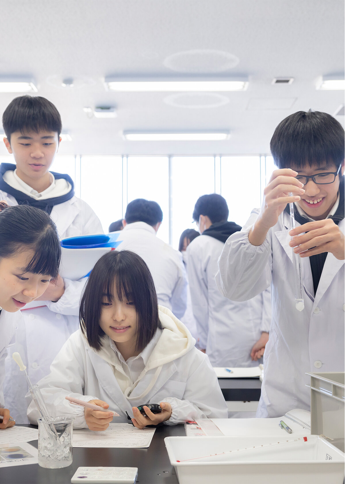 未来の先導者へ For Tomorrow's Leaders